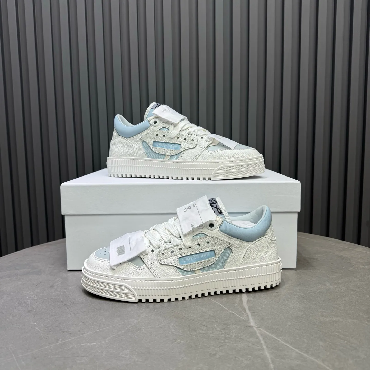 P760 OFF WHITE⚡️Couple model⚡️35-40 women’s model 39-46 men’s model